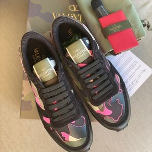 Valentino Rockrunner Sneaker FREE GIFT with buy